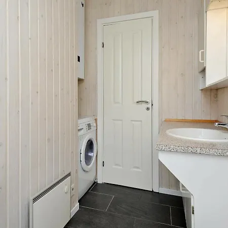 Дом отдыха Modern Holiday In Fan With Private Whirlpool Фанё
